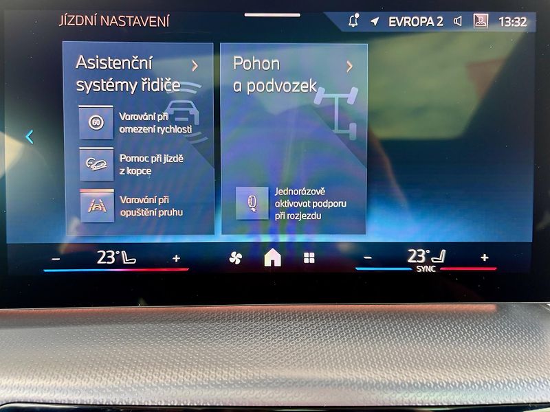BMW X2 (2025) xDrive20dM ACC HUD Ad.LED PANO - fotka 33 z 48