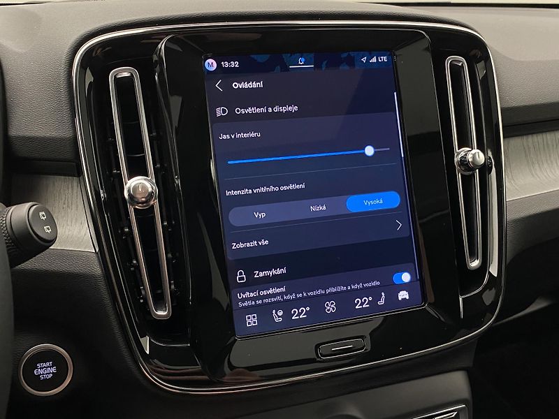 Volvo XC40 (2026) B3 AUT DARK ULTRA - fotka 51 z 66