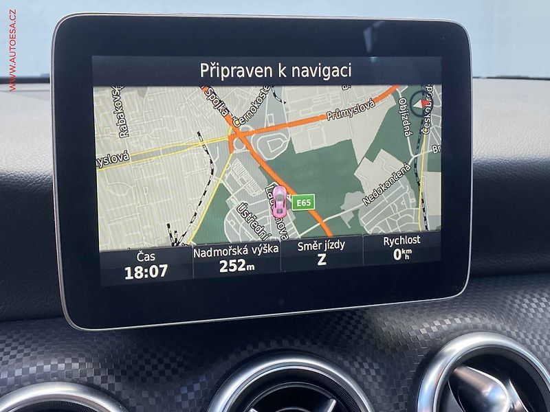 Mercedes-Benz Třídy A (2016) 1.6i A180, LED, navi - fotka 17 z 18