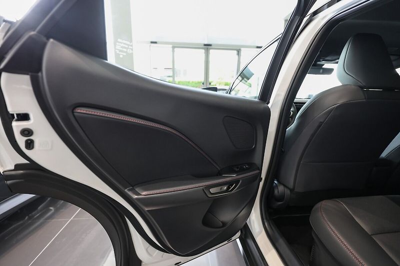 Lexus LBX 1.5L HEV EMOTION TECH - fotka 11 z 13