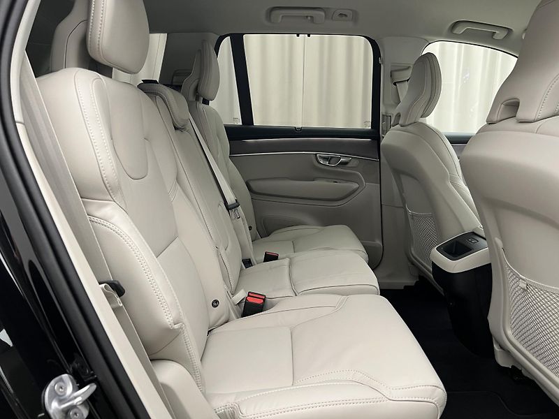 Volvo XC90 (2026) B5 AWD DARK PLUS AUT - fotka 28 z 48