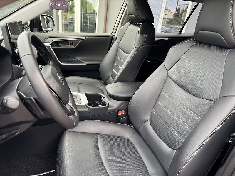 Toyota RAV4 (2023) 2.5HSD 4WD Hybrid Executive - fotka 27 z 49