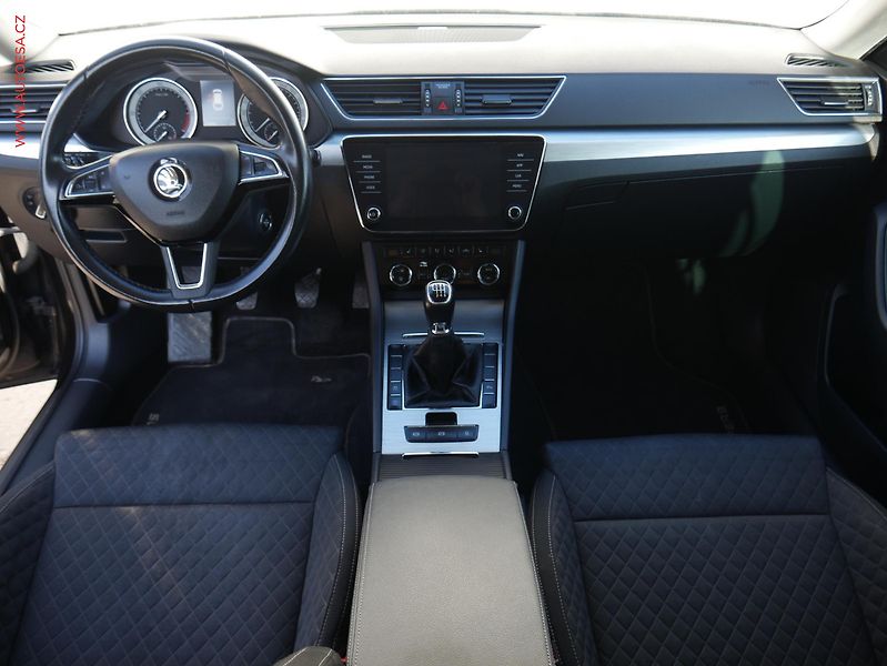 Škoda Superb (2019) 2.0 TDi, Ambition, navi, LED - fotka 7 z 19