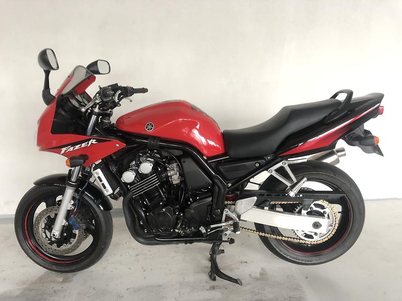 Yamaha FZS 600 Fazer - fotka 4 z 20