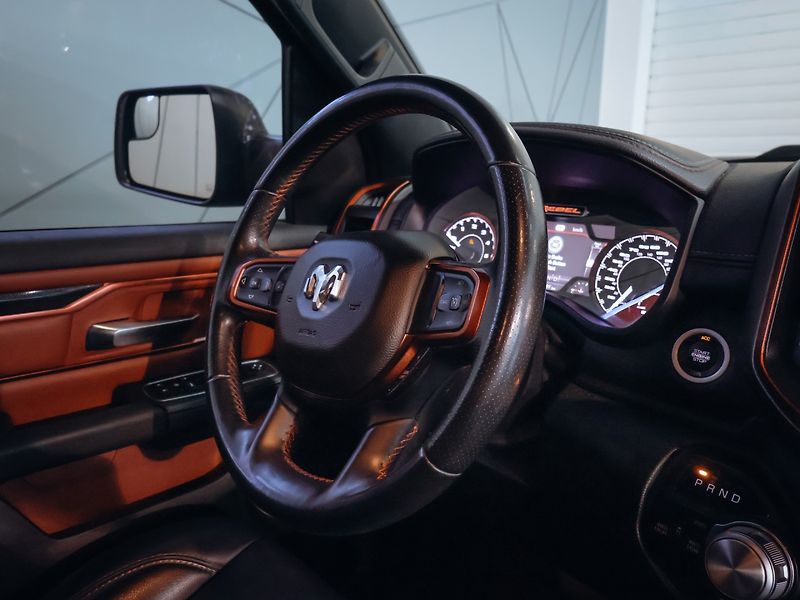 Dodge RAM 1500 5.7 REBEL 295 kW - fotka 23 z 34