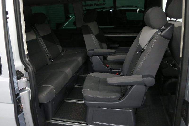Volkswagen T5 California (2015) 2.0TDI Beach 4Mot. DSG Bi-XEN - fotka 30 z 50