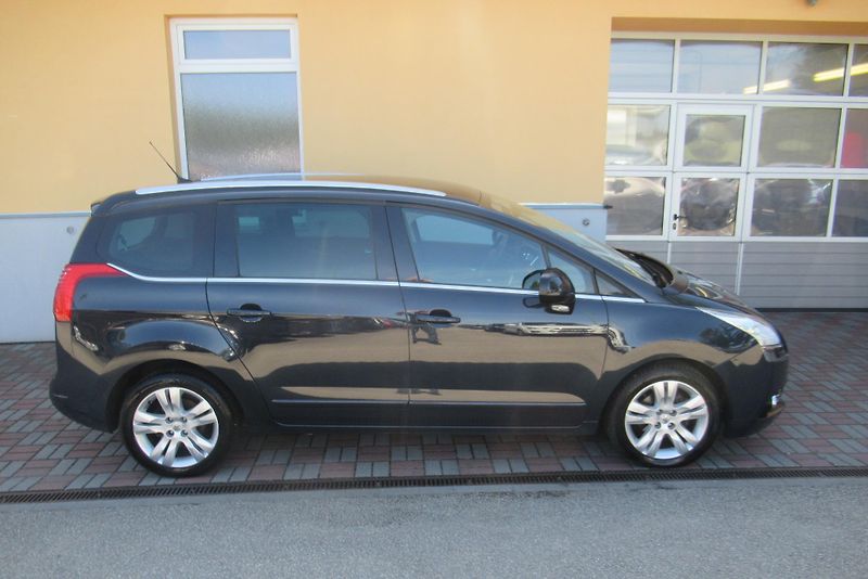 Peugeot 5008 1.6 HDi AUT.KLIMA TAŽNÉ 7 MÍST - fotka 3 z 25