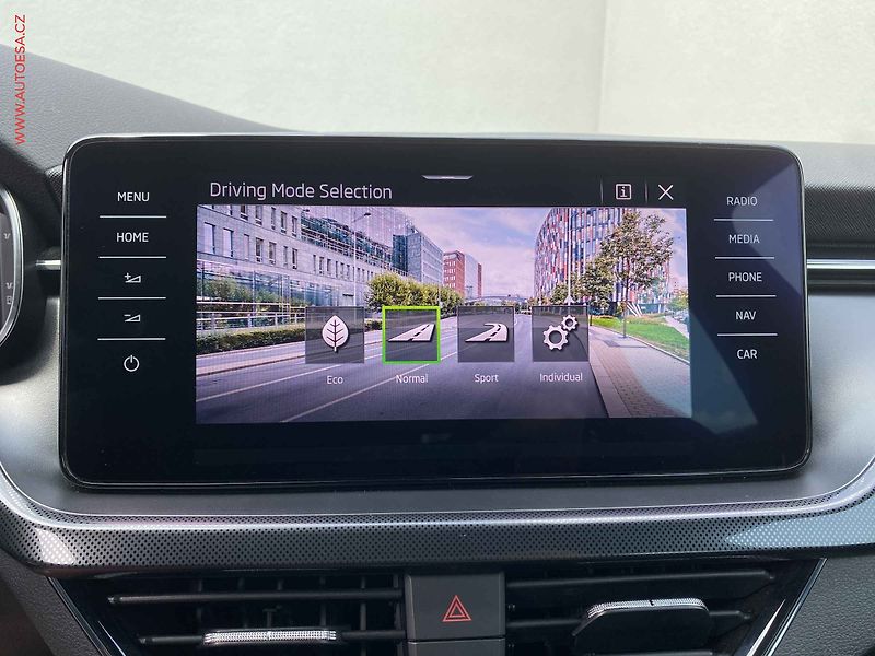 Škoda Kamiq (2020) 1.0 TSi, Style, DSG, LED - fotka 19 z 20