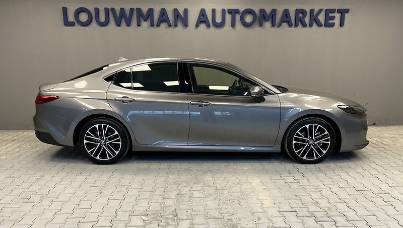 Toyota Camry EXECUTIVE - fotka 16 z 16