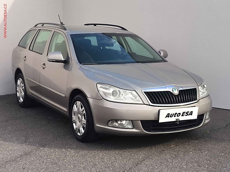 Škoda Octavia (2012) 1.6 TDi, 2.maj, Navi, AC - fotografie inzerátu