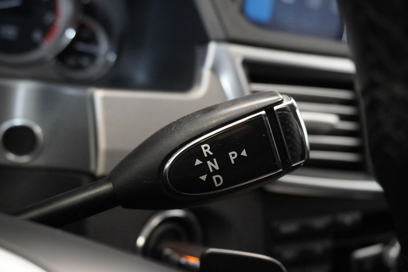 Mercedes-Benz Třídy E (2013) E200 CGI AUTOMAT - fotka 28 z 35