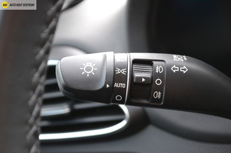 Hyundai i30 WG 1,5I MT SMART FL NAVI - fotka 32 z 45