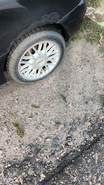 Opel Tigra 1.4i  - nepojízdné - fotka 3 z 3