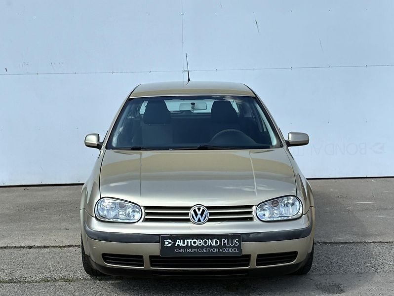 Volkswagen Golf 1.6 16V 77kW - fotka 4 z 18