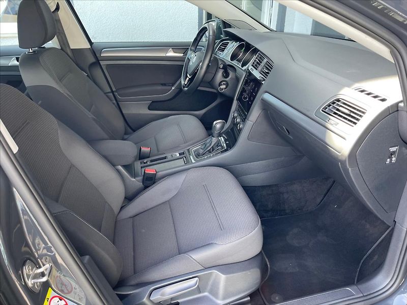 Volkswagen e-Golf 100kW,DPH,tep.čerpadlo - fotka 14 z 33