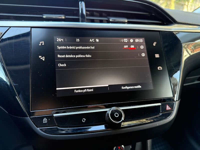 Opel Corsa e 50kWh Elegance - fotka 20 z 37