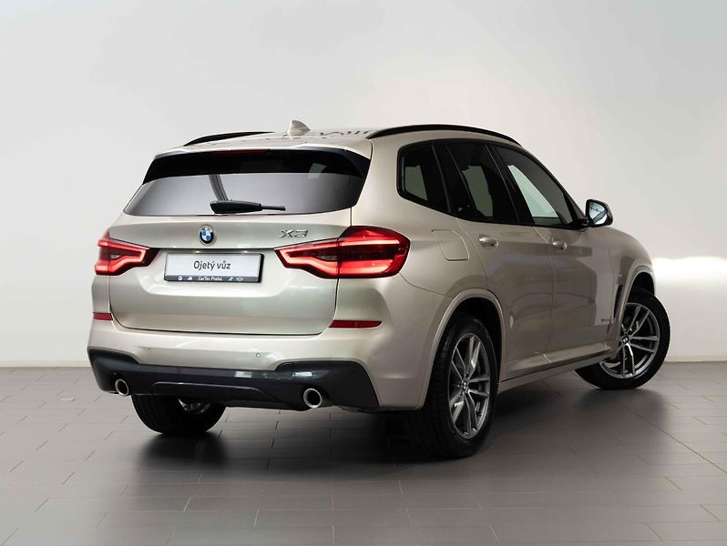 BMW X3 xDrive 20D - fotka 5 z 22