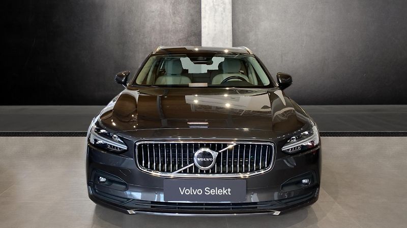 Volvo V90 MOMENTUM PRO, B4 AWD, 145+10 k - fotka 3 z 33