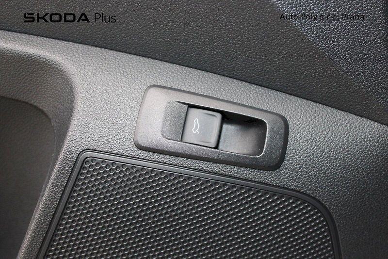Škoda Karoq (2023) 1,5 TSI 110 kW Sportline - fotka 14 z 30