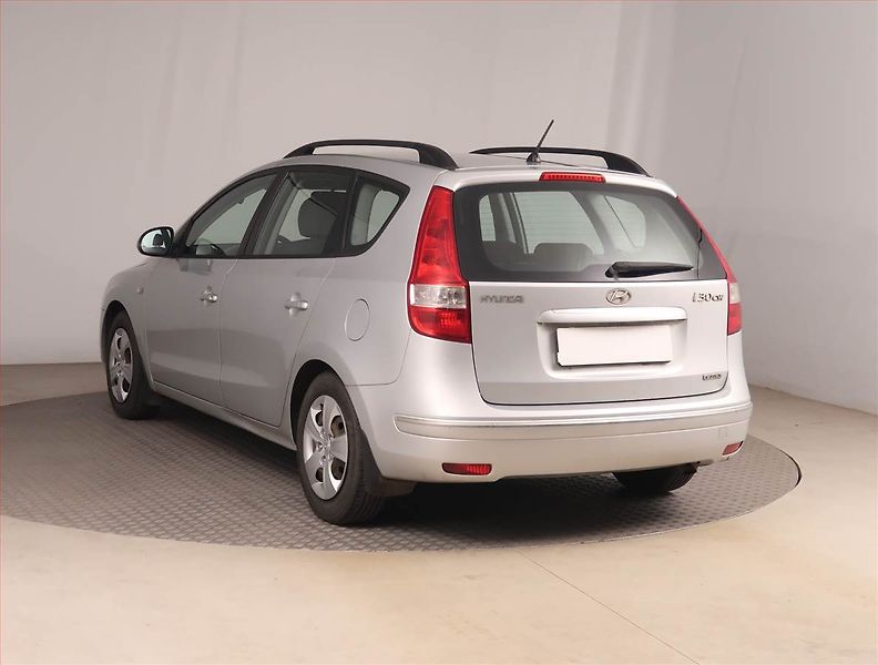 Hyundai i30 (2010) 1.6 CRDi, Serv.kniha, po STK - fotka 4 z 14