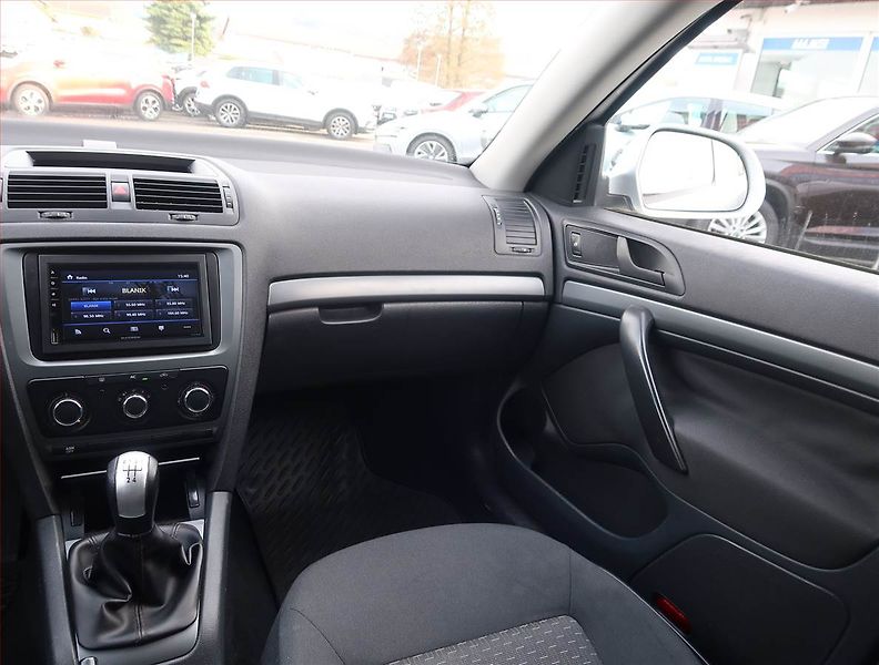 Škoda Octavia (2012) 1.6 TDI, po STK, levný provoz - fotka 8 z 14