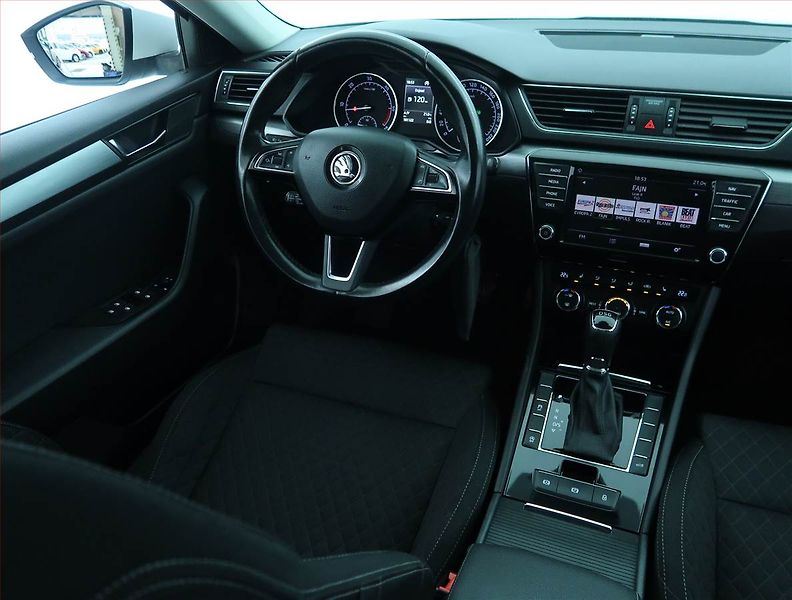Škoda Superb (2017) Style 2.0 TDI, Automat - fotka 7 z 22