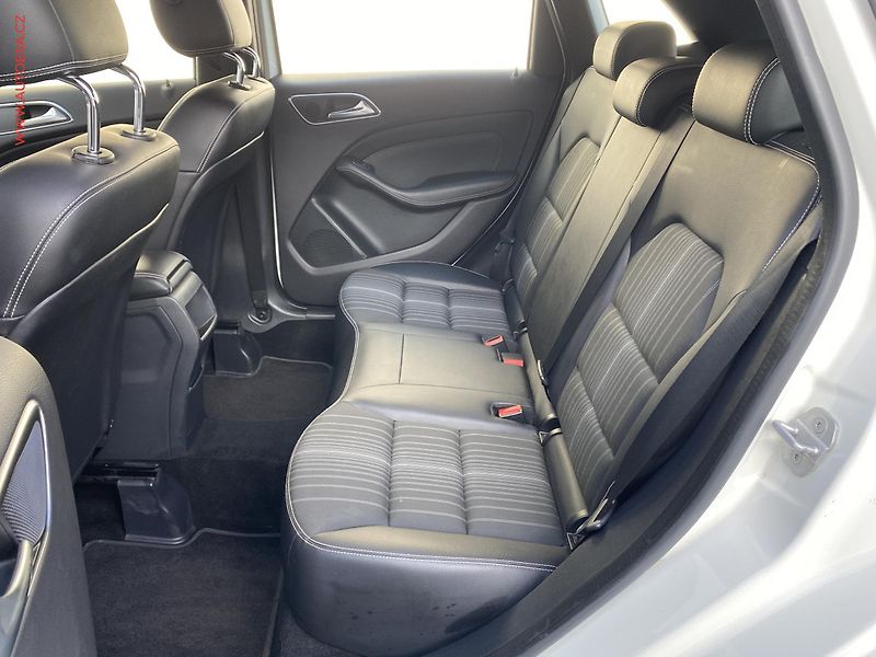 Mercedes-Benz Třídy B (2012) 1.8CDi, servis.kniha - fotka 10 z 17