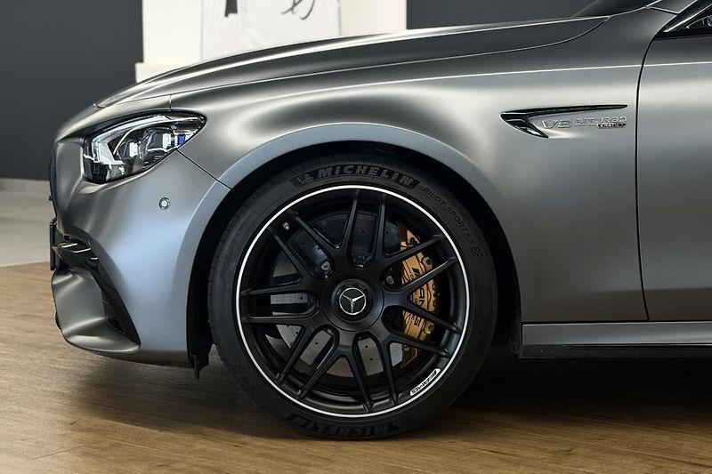 Mercedes-Benz Třídy E (2021) E 63s AMG 4Matic+ V8 Biturbo - fotka 8 z 124