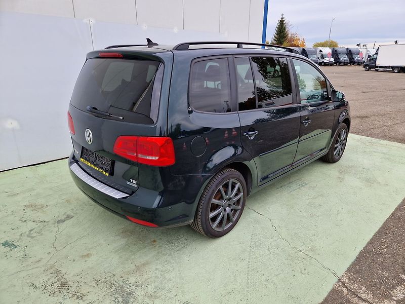 Volkswagen Touran Comfortline 1.2 TSI 7 míst - fotka 3 z 35