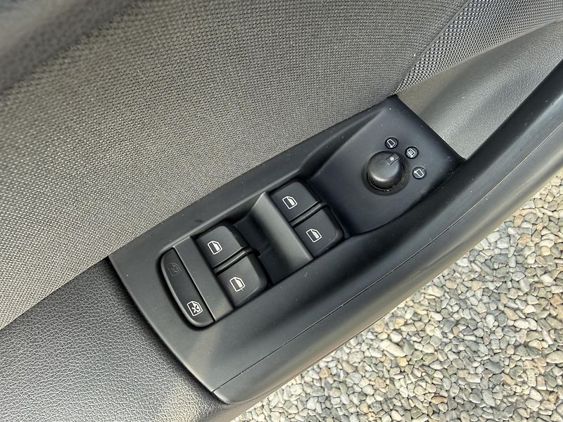Audi Q3 2,0 TFSI Quattro REZERVACE - fotka 16 z 33