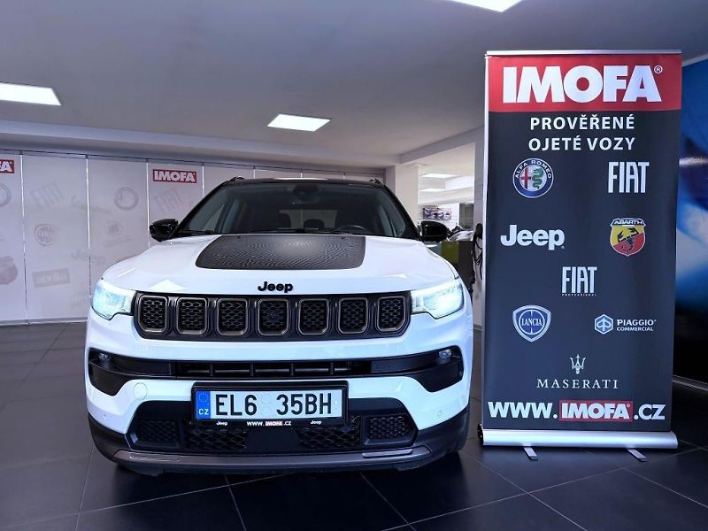Jeep Compass (2023) 1,3 T PHEV Plug In 240k AT 4xE - fotka 2 z 23