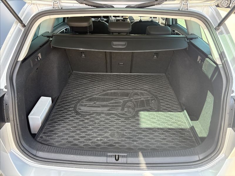 Volkswagen Golf 1,6 TDI rozvody spojka servis - fotka 24 z 33