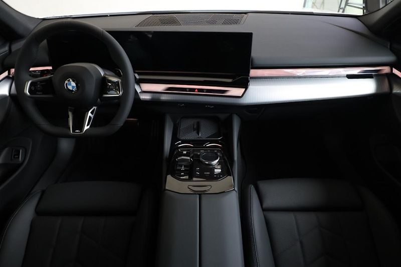 BMW Řada 5 520d xDrive - fotka 5 z 18