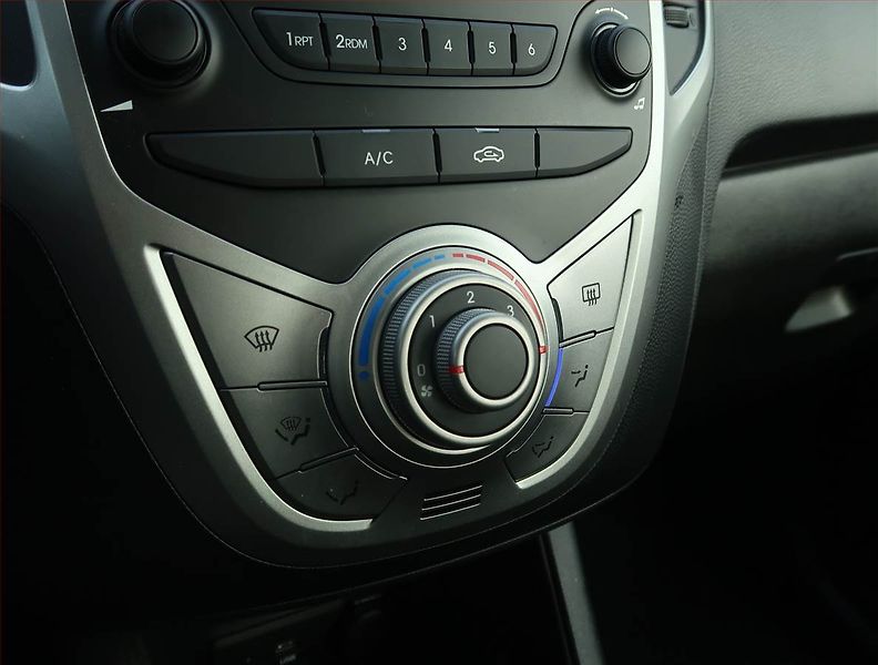 Hyundai ix20 (2017) 1.4 CVVT, ČR,1.maj, Serv.kniha - fotka 15 z 15