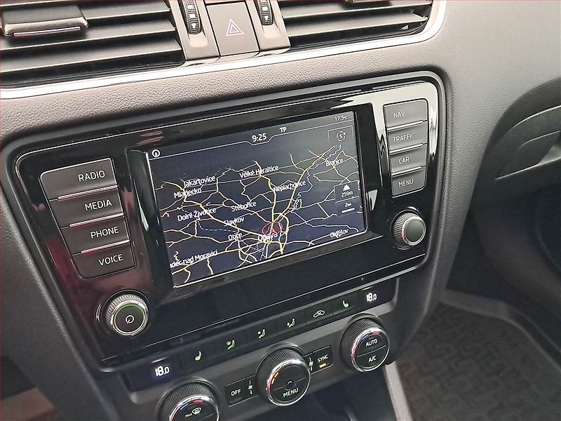 Škoda Octavia (2015) Style 1.6 TDI, Serv.kniha - fotka 13 z 18