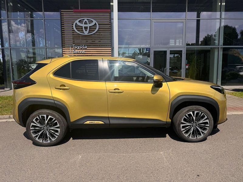 Toyota Yaris Cross 1.5 AWD Executive - fotka 2 z 14