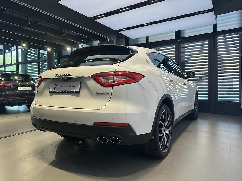 Maserati Levante (2018) Diesel 275HP - fotka 8 z 18