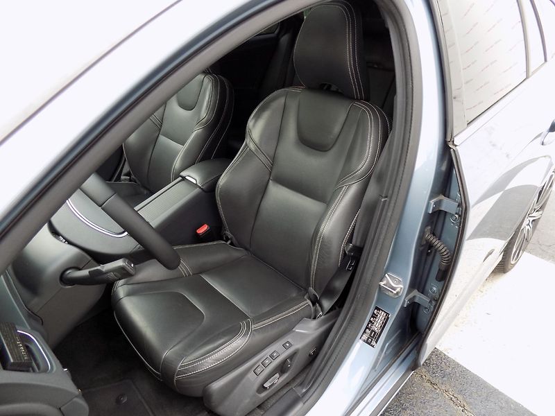 Volvo V60 (2016) 2.0-D4/Inscription/LED/DPH/ - fotka 10 z 44