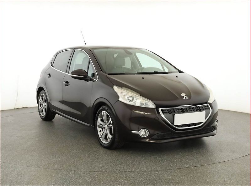 Peugeot 208 (2012) 1.4 VTi, Serv.kniha, po STK - fotografie inzerátu