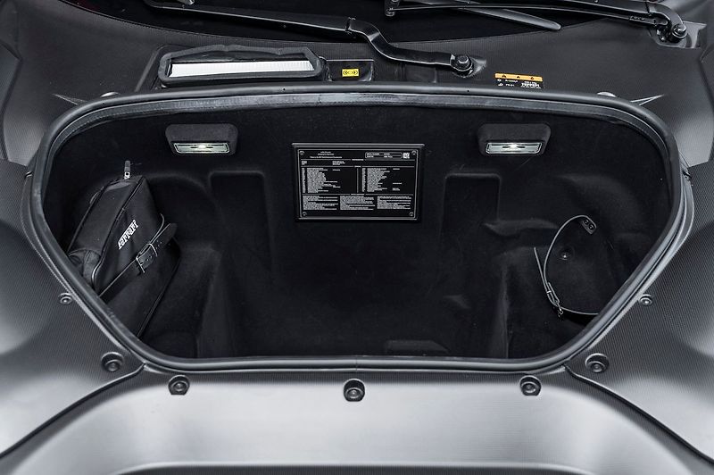 Ferrari 488 Pista PILOTI - fotka 18 z 26