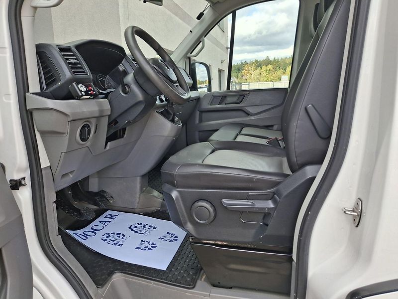 Volkswagen Crafter (2019) 2.0 TDI, 7 míst, ZÁRUKA - fotka 14 z 29