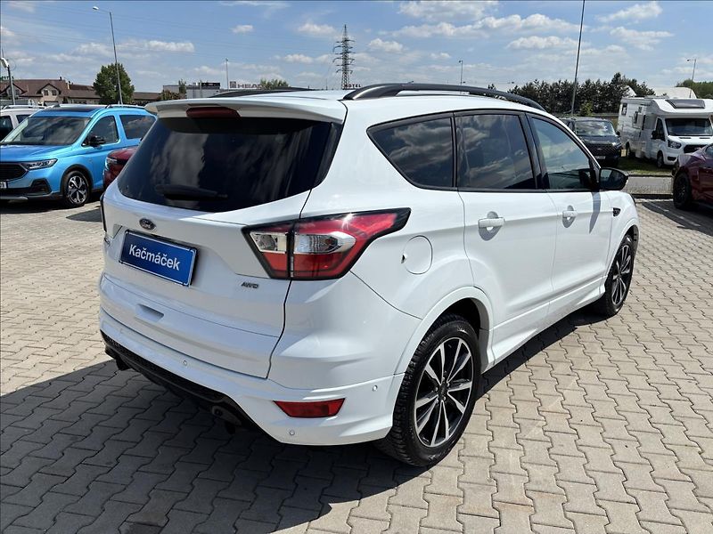 Ford Kuga 2,0 EcoBoost 170 kW ST-Line - fotka 5 z 44