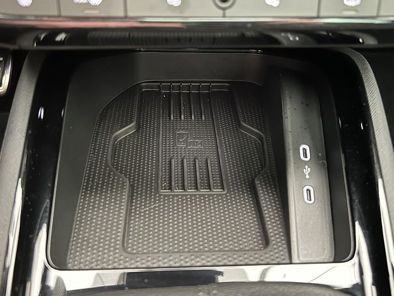 Škoda Kamiq 1.0 TSI Monte Carlo - fotka 18 z 26
