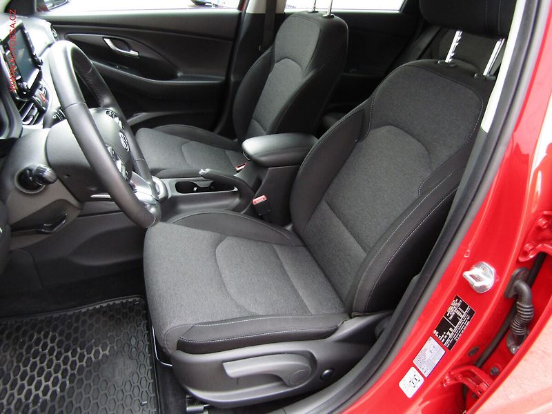 Hyundai i30 (2023) 1.0 T-GDi, ČR, AC, tempo - fotka 9 z 20
