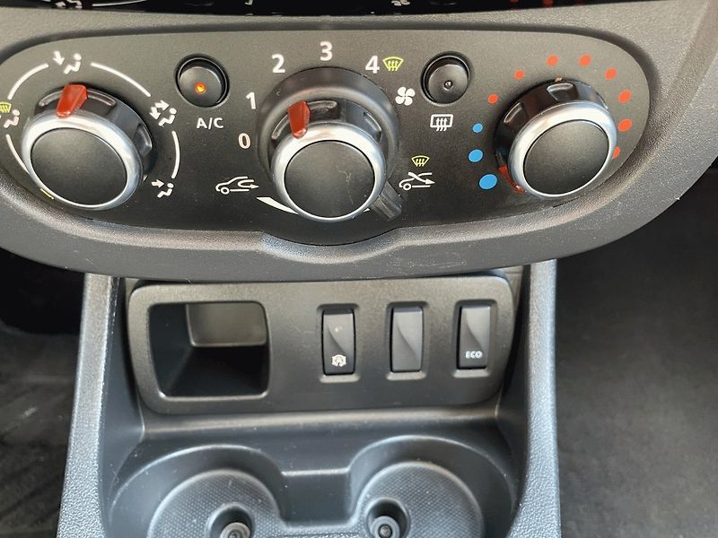 Dacia Duster (2017) 1.6 SCe,84kW,Access,4x2 - fotka 18 z 30