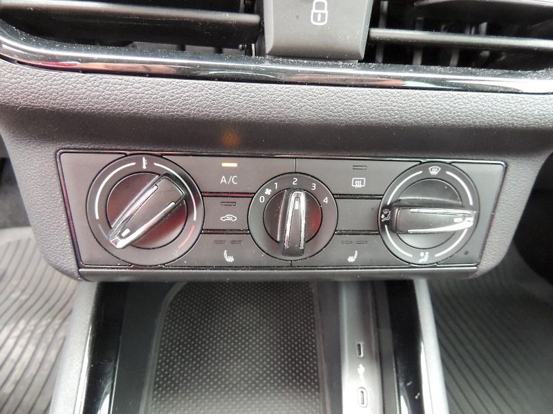 Škoda Scala (2022) 1.5TSi,110kw,AMB+,ČR,1.majitel - fotka 26 z 52