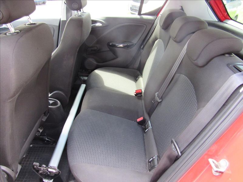 Opel Corsa 1,2 i 51kW - fotka 10 z 29
