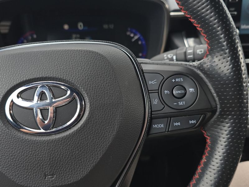 Toyota Corolla (2020) GR Sport 2.0 HEV A/T 131kw, se - fotka 13 z 27