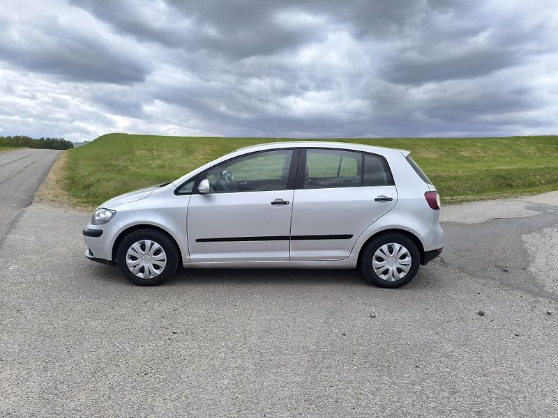 Volkswagen Golf Plus (2005) 1.4 1.MAJITEL,SERVISNI KÍŽKA - fotka 4 z 32