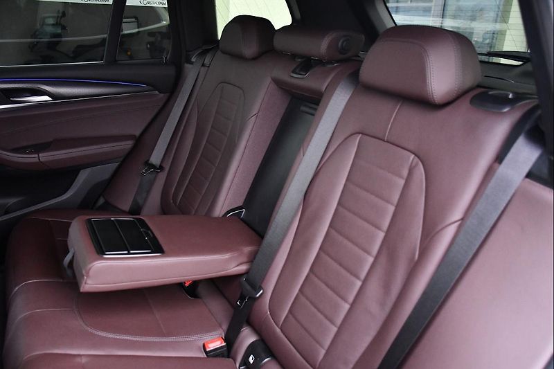 BMW X3 xDrive30d M-SPORT TAŽNÉ 1M ČR - fotka 20 z 43